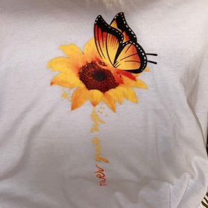 “never give up” graphic butterfly flower tee